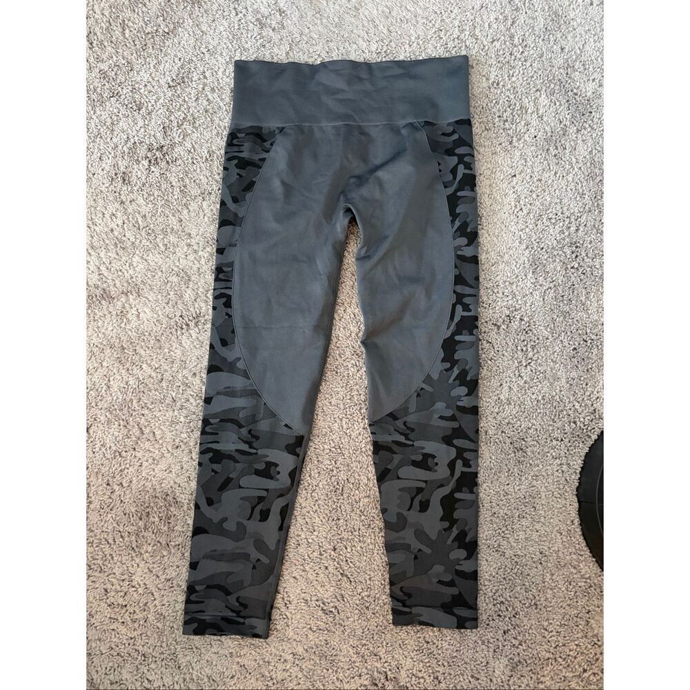 Zyia Grey Camo Performance High Rise Size XL